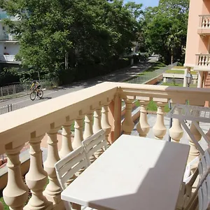 appartamento-geranei.hotelitalianriviera.com/